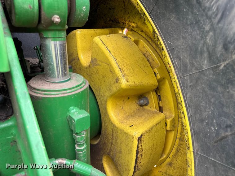 image for item YA1149 2015 John Deere 8370R MFWD tractor