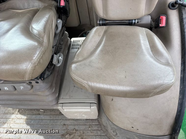 image for item YA1149 2015 John Deere 8370R MFWD tractor