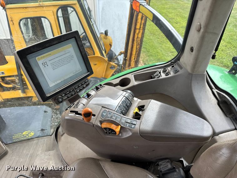 image for item YA1149 2015 John Deere 8370R MFWD tractor