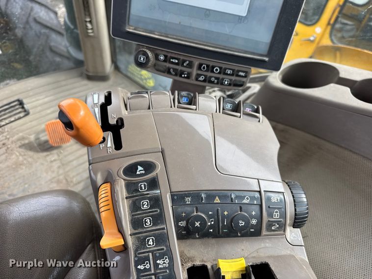 image for item YA1149 2015 John Deere 8370R MFWD tractor