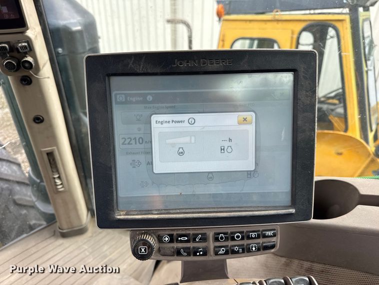 image for item YA1149 2015 John Deere 8370R MFWD tractor