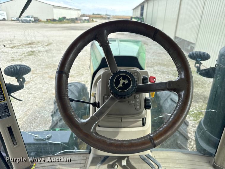 image for item YA1149 2015 John Deere 8370R MFWD tractor