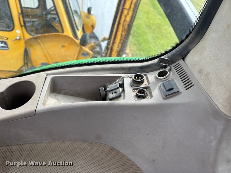 image for item YA1149 2015 John Deere 8370R MFWD tractor