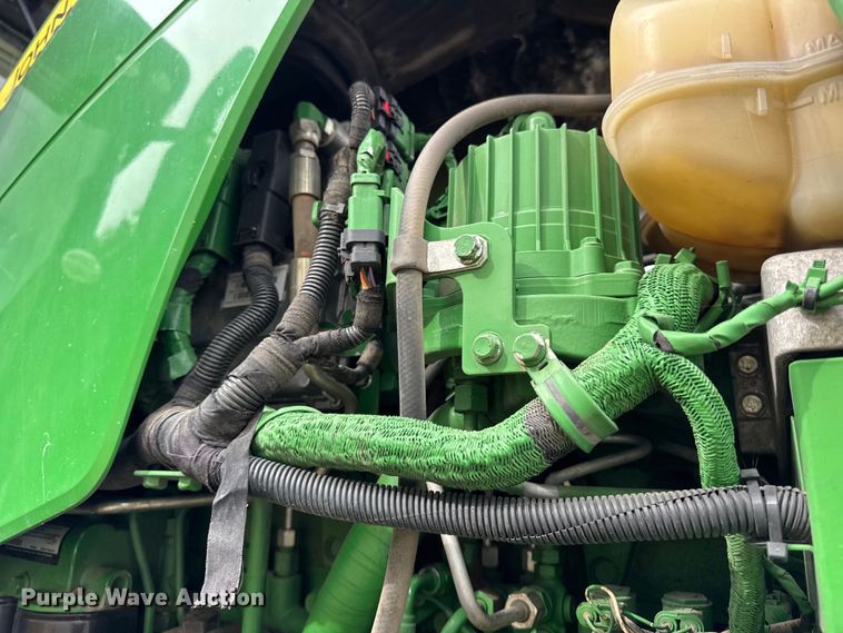 image for item YA1149 2015 John Deere 8370R MFWD tractor