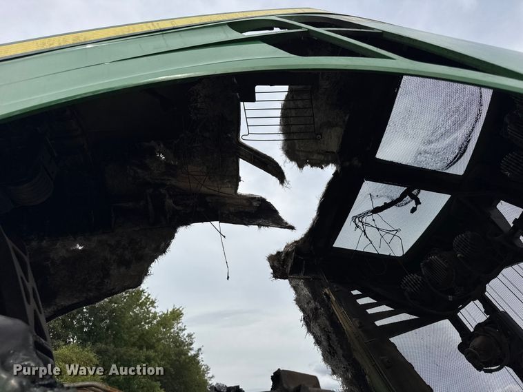 image for item YA1149 2015 John Deere 8370R MFWD tractor