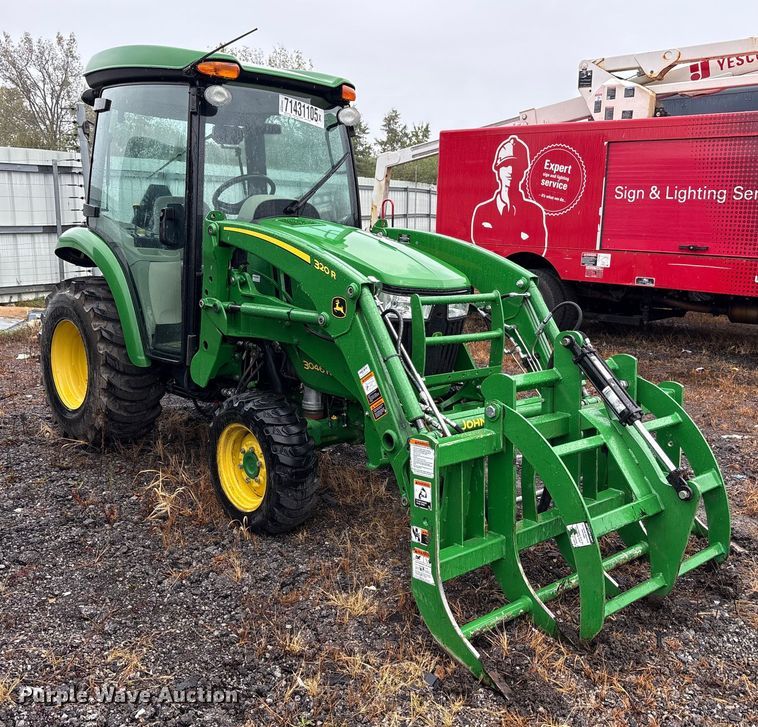 image for item YA1155 2017 John Deere 3046R MFWD tractor