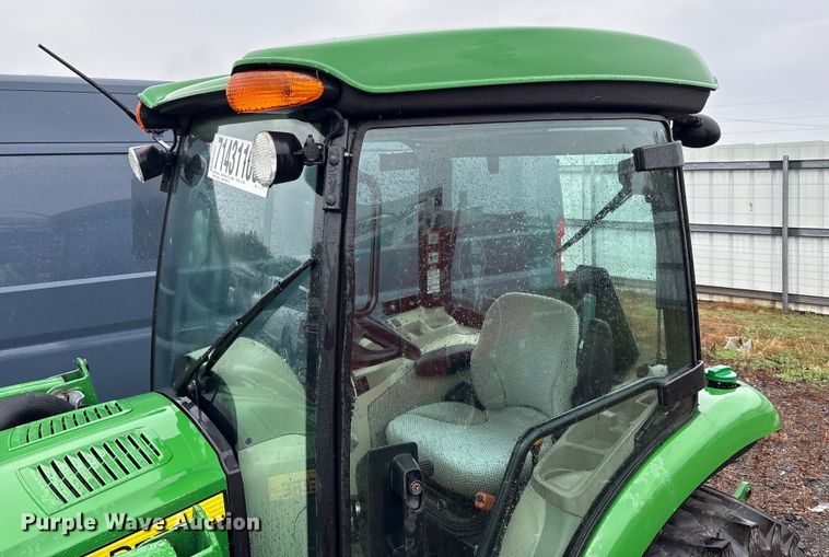 image for item YA1155 2017 John Deere 3046R MFWD tractor