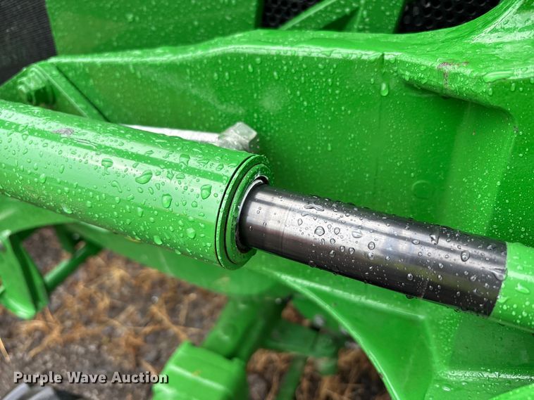 image for item YA1155 2017 John Deere 3046R MFWD tractor