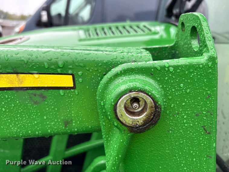 image for item YA1155 2017 John Deere 3046R MFWD tractor