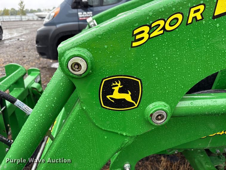 image for item YA1155 2017 John Deere 3046R MFWD tractor