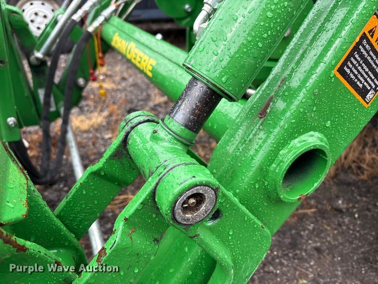 image for item YA1155 2017 John Deere 3046R MFWD tractor