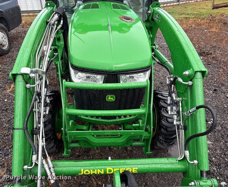 image for item YA1155 2017 John Deere 3046R MFWD tractor