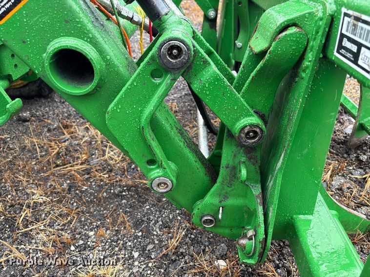 image for item YA1155 2017 John Deere 3046R MFWD tractor