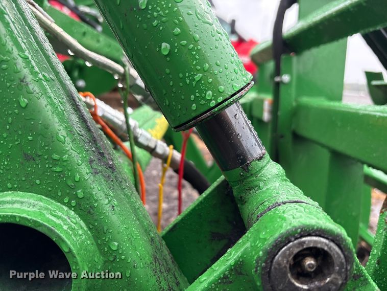 image for item YA1155 2017 John Deere 3046R MFWD tractor