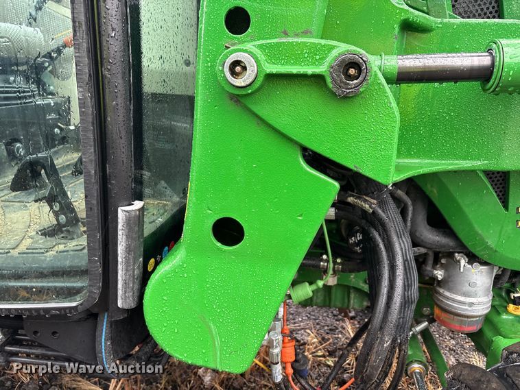 image for item YA1155 2017 John Deere 3046R MFWD tractor