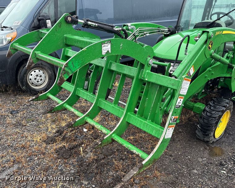 image for item YA1155 2017 John Deere 3046R MFWD tractor