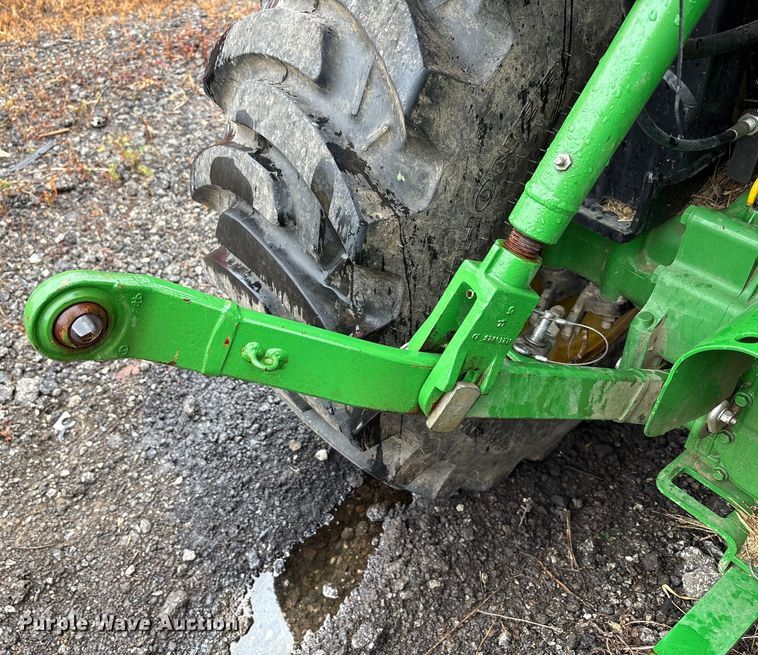 image for item YA1155 2017 John Deere 3046R MFWD tractor