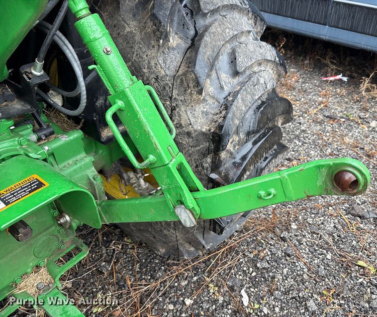 image for item YA1155 2017 John Deere 3046R MFWD tractor