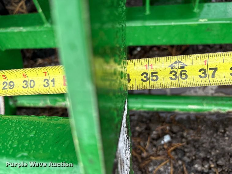 image for item YA1155 2017 John Deere 3046R MFWD tractor