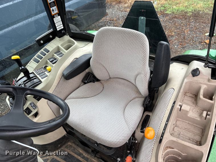 image for item YA1155 2017 John Deere 3046R MFWD tractor