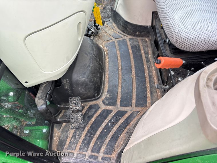 image for item YA1155 2017 John Deere 3046R MFWD tractor