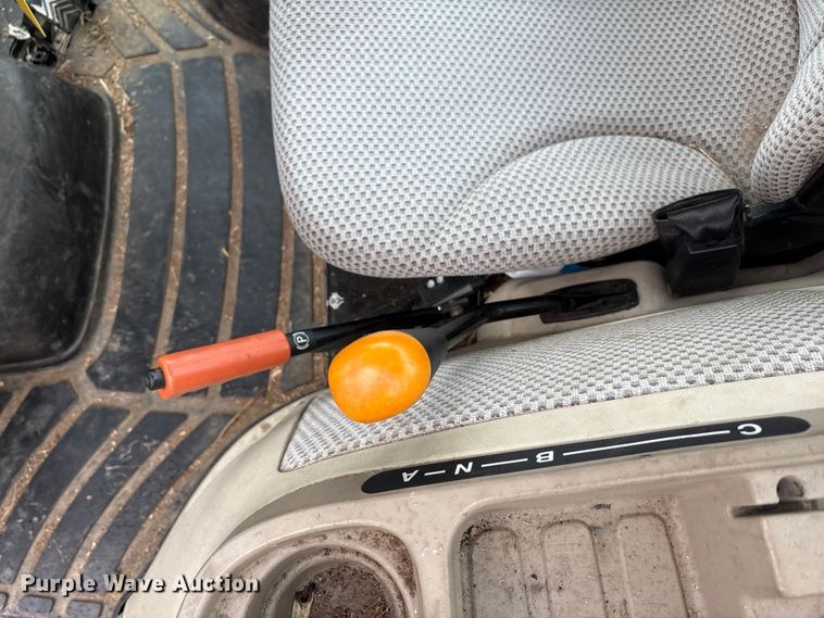 image for item YA1155 2017 John Deere 3046R MFWD tractor