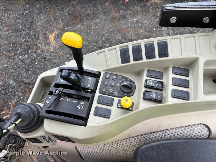 image for item YA1155 2017 John Deere 3046R MFWD tractor