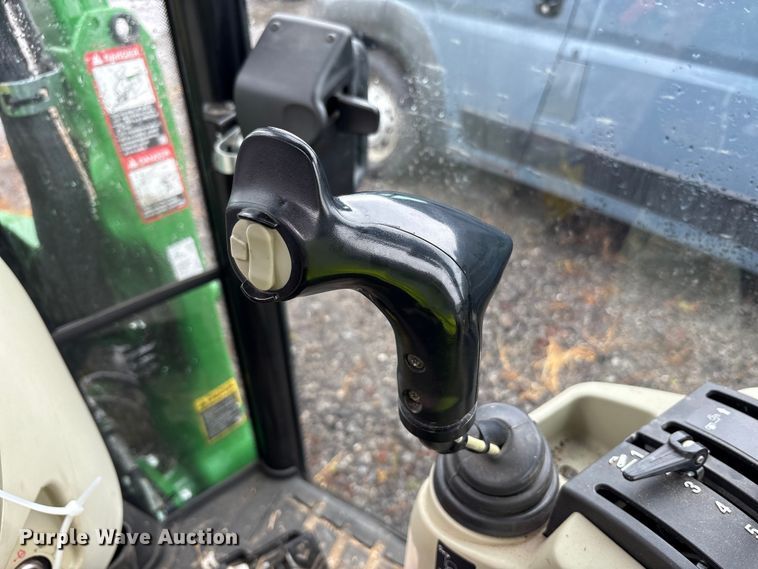 image for item YA1155 2017 John Deere 3046R MFWD tractor