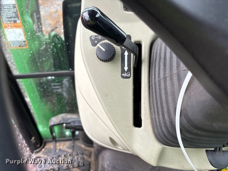 image for item YA1155 2017 John Deere 3046R MFWD tractor