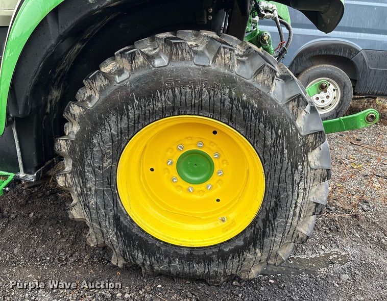 image for item YA1155 2017 John Deere 3046R MFWD tractor