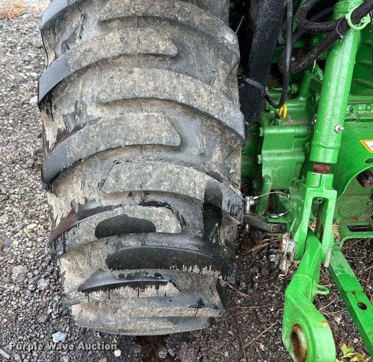 image for item YA1155 2017 John Deere 3046R MFWD tractor