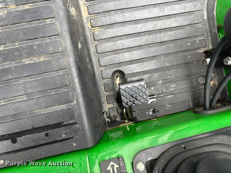 image for item YA1160 2022 John Deere 5065E MFWD tractor