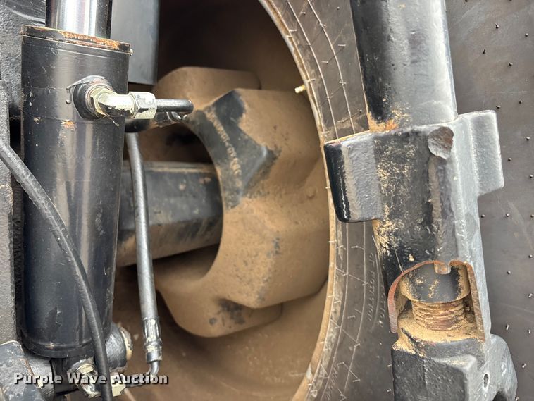 image for item YA1167 2005 Case MX230 MFWD tractor