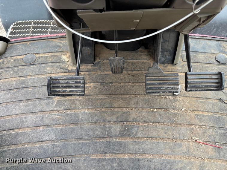 image for item YA1167 2005 Case MX230 MFWD tractor