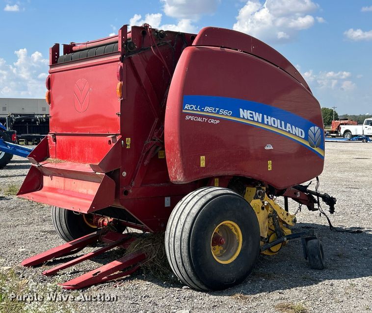 image for item YA1242 2016 New Holland Roll-Belt 560 Specialty Crop round baler