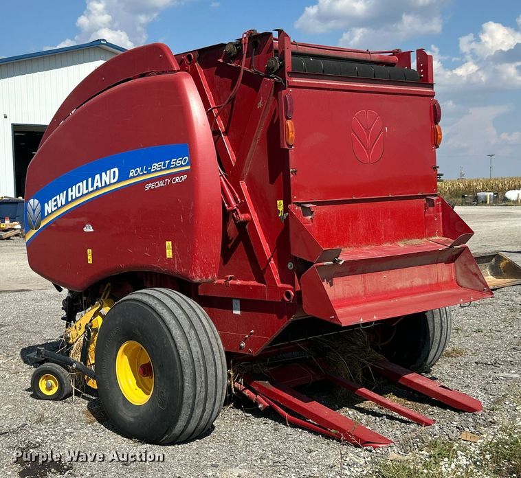 image for item YA1242 2016 New Holland Roll-Belt 560 Specialty Crop round baler