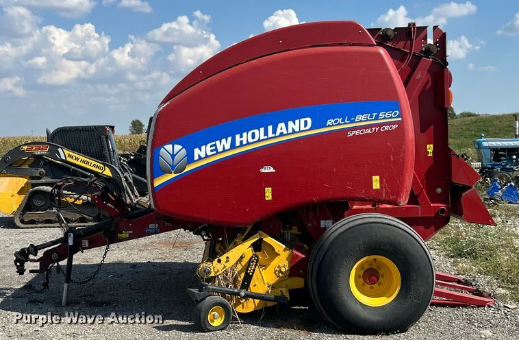 image for item YA1242 2016 New Holland Roll-Belt 560 Specialty Crop round baler