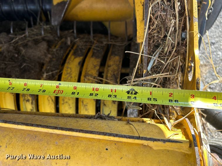image for item YA1242 2016 New Holland Roll-Belt 560 Specialty Crop round baler