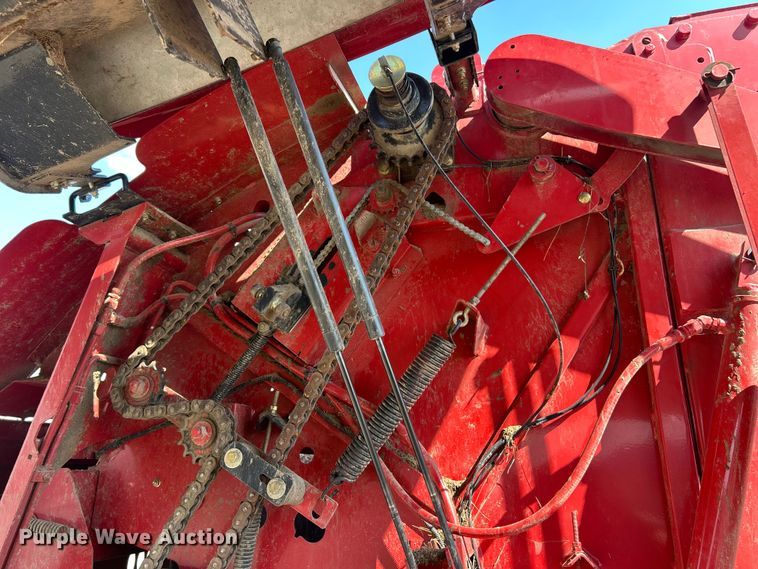 image for item YA1242 2016 New Holland Roll-Belt 560 Specialty Crop round baler