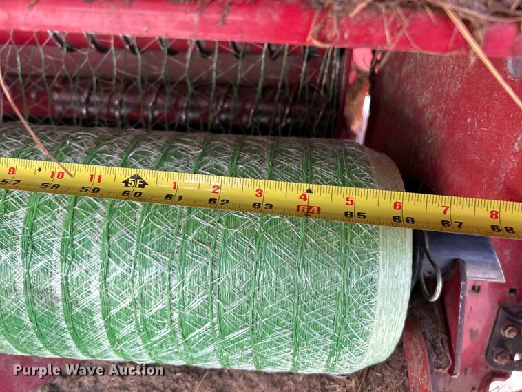 image for item YA1242 2016 New Holland Roll-Belt 560 Specialty Crop round baler