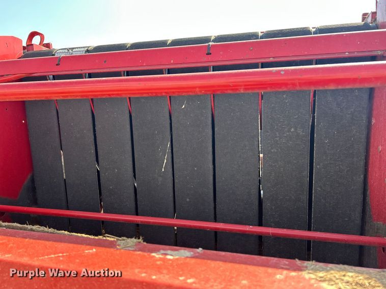 image for item YA1242 2016 New Holland Roll-Belt 560 Specialty Crop round baler