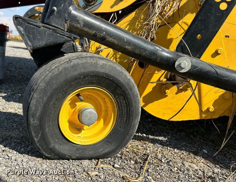 image for item YA1242 2016 New Holland Roll-Belt 560 Specialty Crop round baler