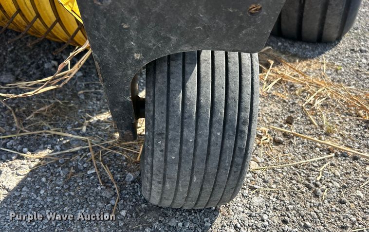 image for item YA1242 2016 New Holland Roll-Belt 560 Specialty Crop round baler