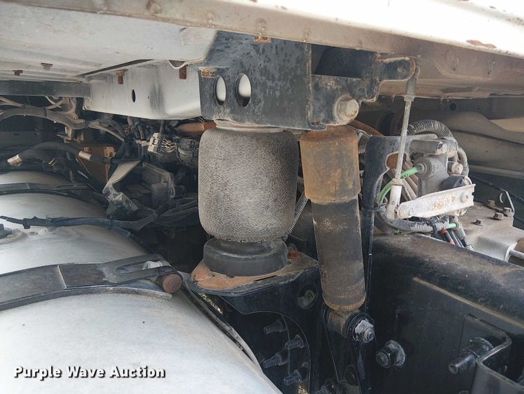 image for item DJ7826 2014 Mack GU713 semi truck