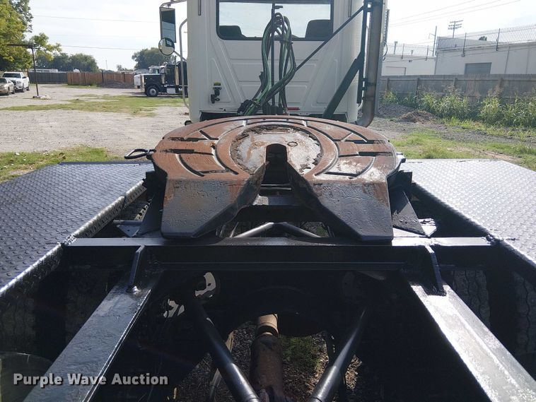 image for item DJ7826 2014 Mack GU713 semi truck