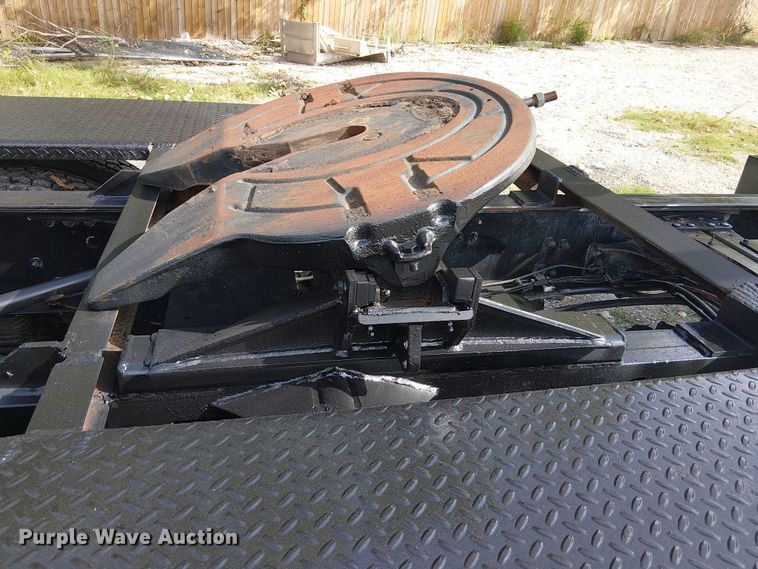 image for item DJ7826 2014 Mack GU713 semi truck