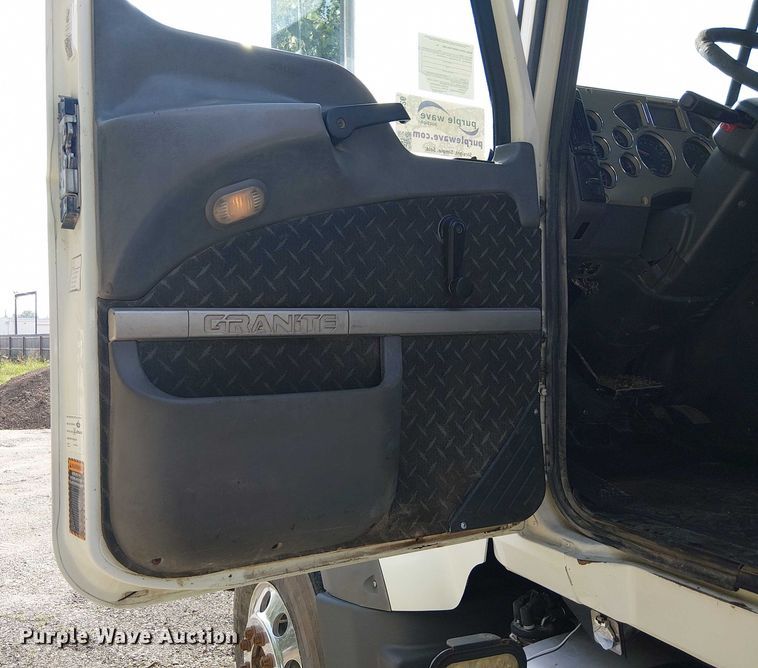 image for item DJ7826 2014 Mack GU713 semi truck