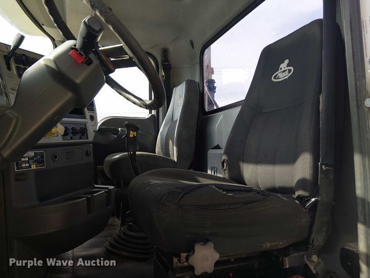 image for item DJ7826 2014 Mack GU713 semi truck