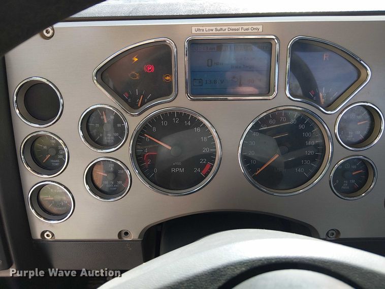 image for item DJ7826 2014 Mack GU713 semi truck