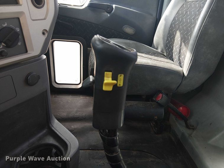 image for item DJ7826 2014 Mack GU713 semi truck